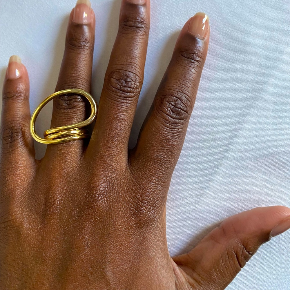 Geometric shaped gold ring